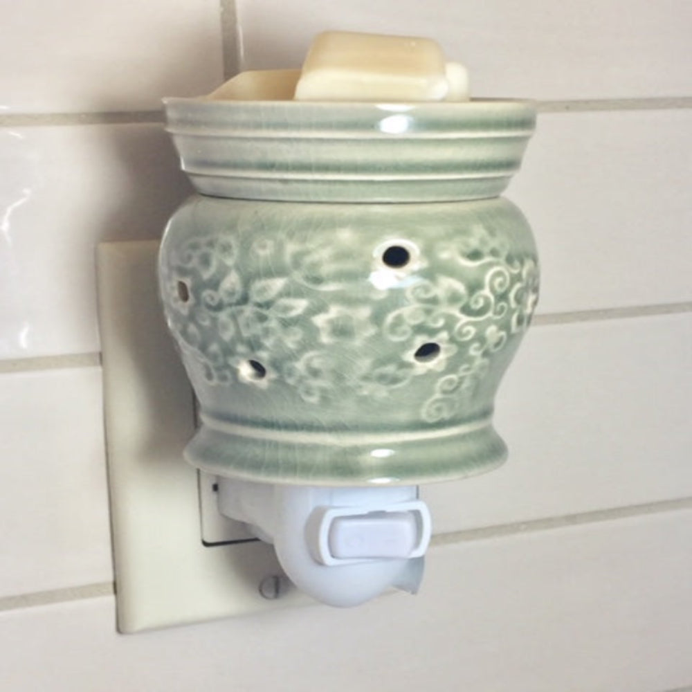 Floral plug in wax warmer 