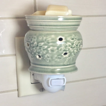 Floral plug in wax warmer 